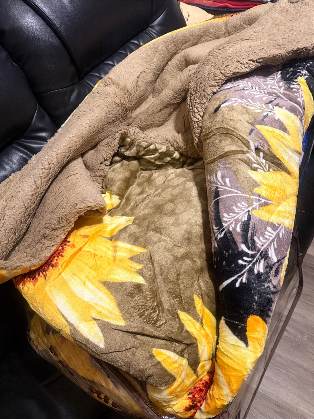 Sunflower Sherpa Throw Blanket - Brown & Yellow
